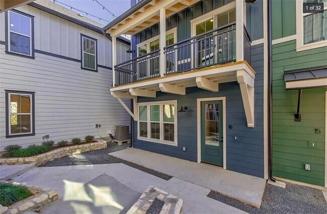 Building Photo - 3809 Valley View Rd