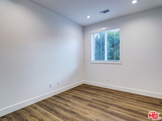 Building Photo - 5602 W 78th St