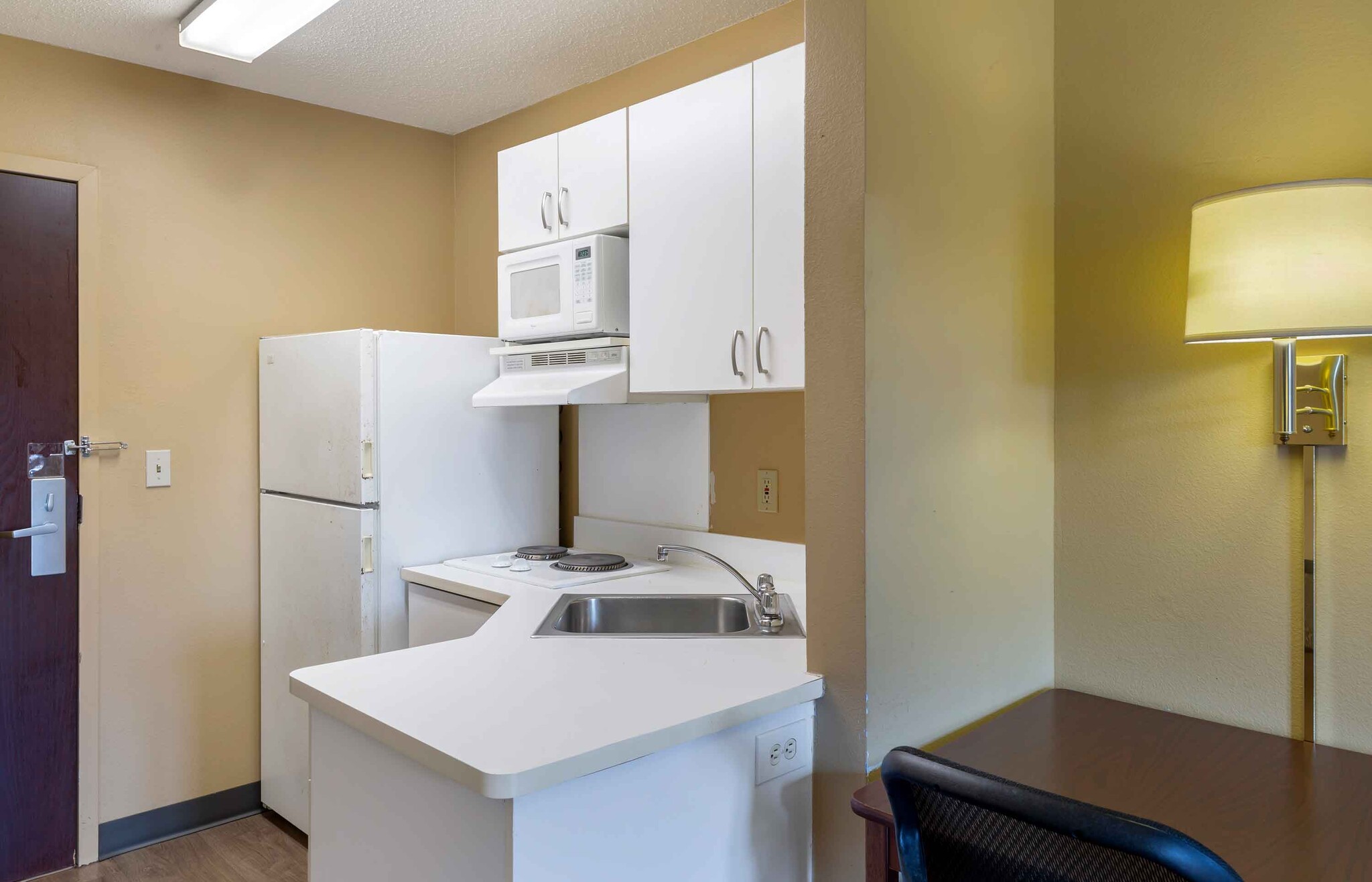 Building Photo - Furnished Studio-Hartford - Meriden