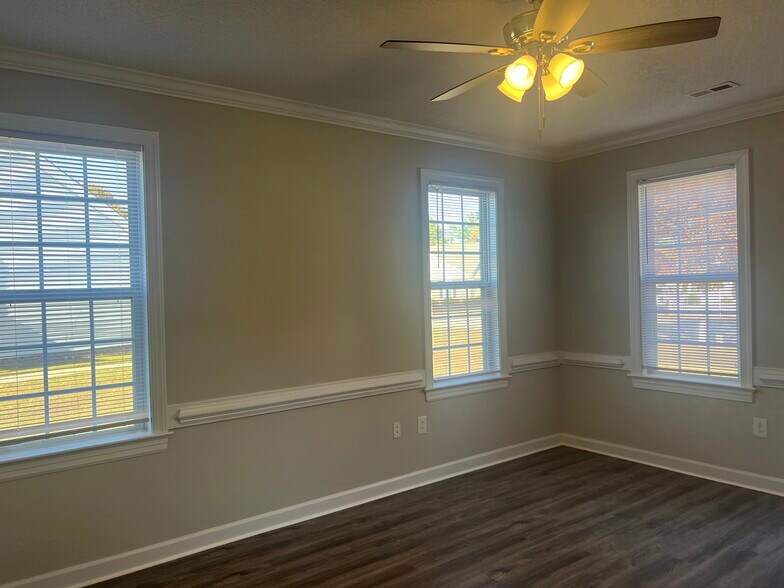 Living Room - 3309 Whitlock Dr N