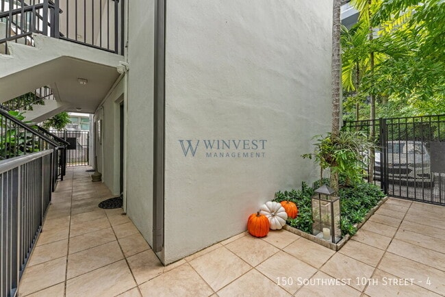 Building Photo - 150 SW 10th St