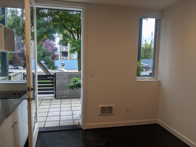 Building Photo - Thomas Street Lofts - Studio