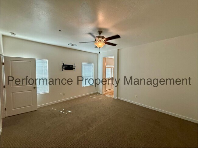 Building Photo - 7215 Canyon Creek Dr