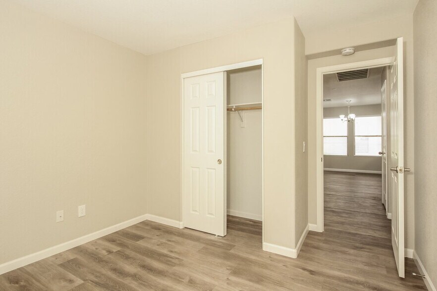 Building Photo - 9650 W Payson Rd