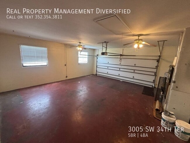 Building Photo - 3005 SW 34th Terrace