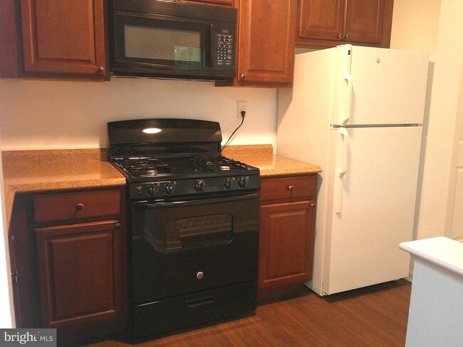 Building Photo - 308 Diamond Dr