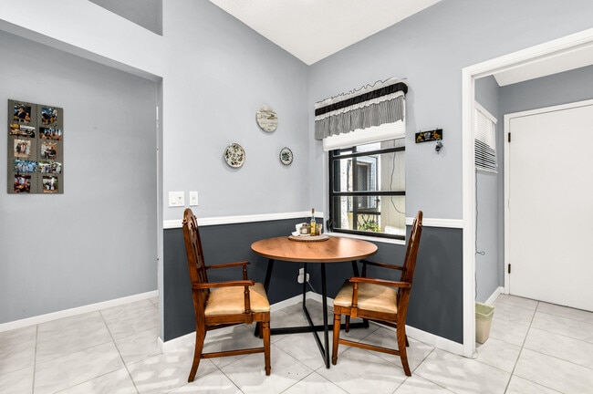 Building Photo - 18615 Breezy Palm Way