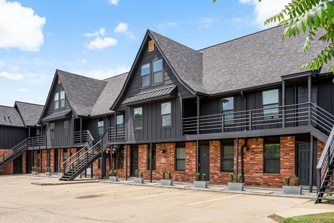 Building Photo - ONYX at 37th