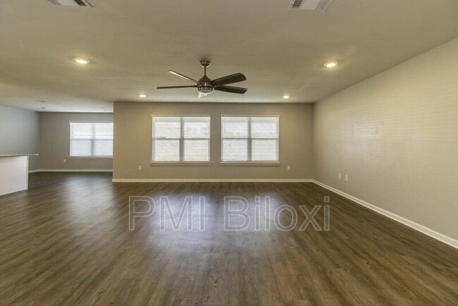 Building Photo - 1005 Enclave Cir