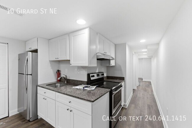 Building Photo - 10 Girard St NE