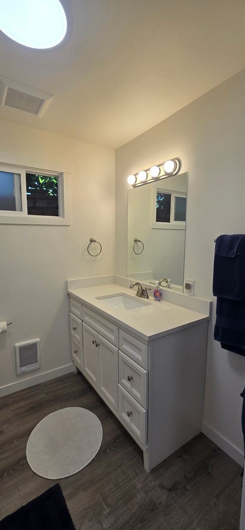 Building Photo - Furnished Listing-213 West 12th St., Port Angeles, WA 98362