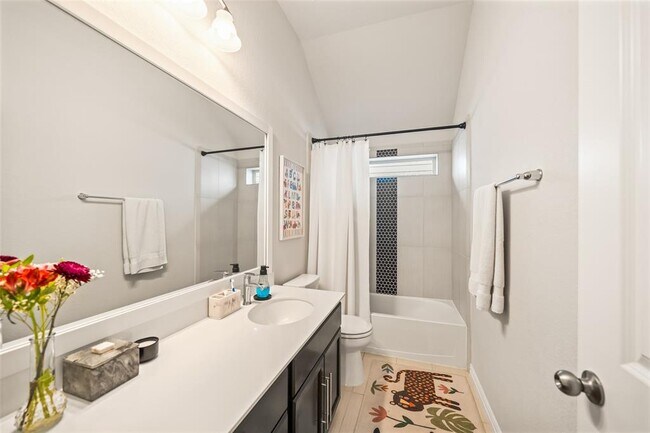 Building Photo - 531 Carina Gaze Dr