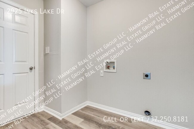 Building Photo - 2925 Inks Lake Dr