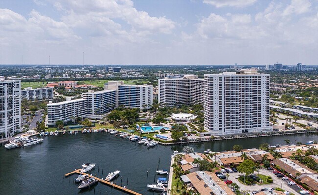 Building Photo - 600 Three Islands Boulevard