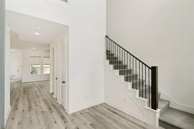 Building Photo - 1050 Marian Dr