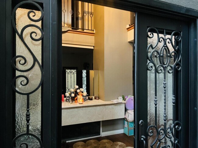 Building Photo - 659 W Terrylynn Pl