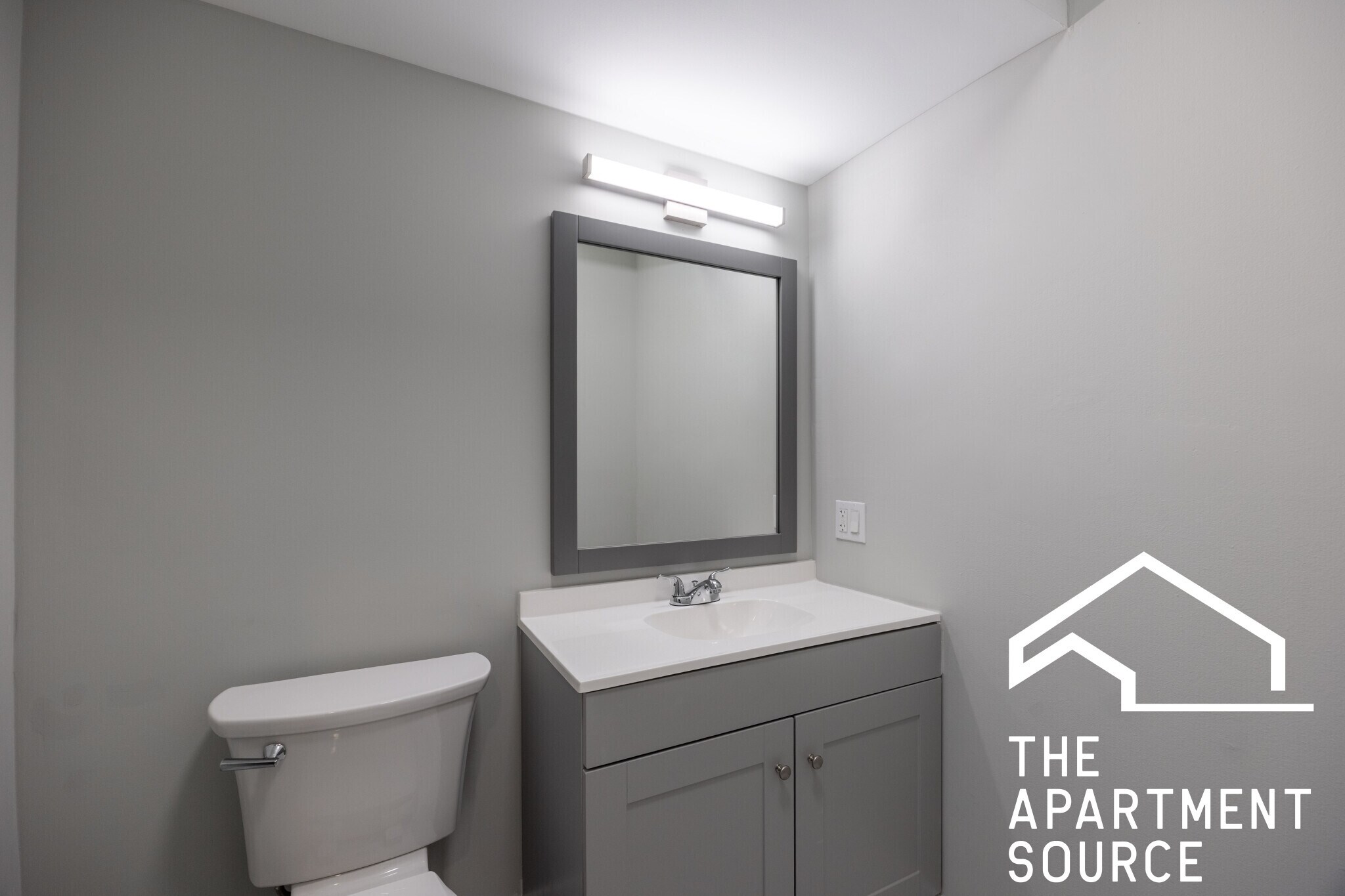 Building Photo - 1223 N La Salle Dr