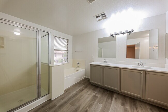 Building Photo - 11811 W Foothill Dr