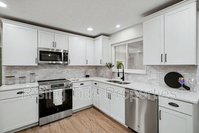 Building Photo - 2569 Richmar Dr