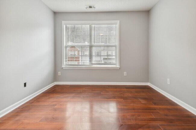 Building Photo - 4084 Howell Park Rd