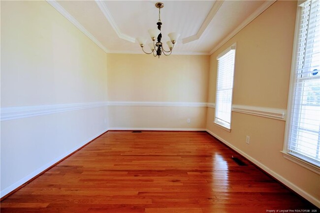 Building Photo - 328 Roundtree Dr