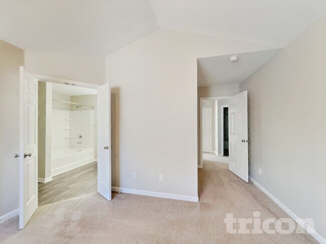 Building Photo - 5040 Liberty Hall Cir