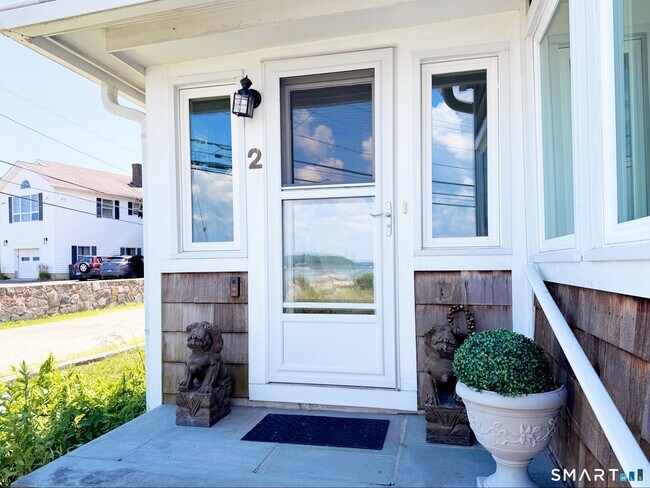 Building Photo - 2 Scofield Pl