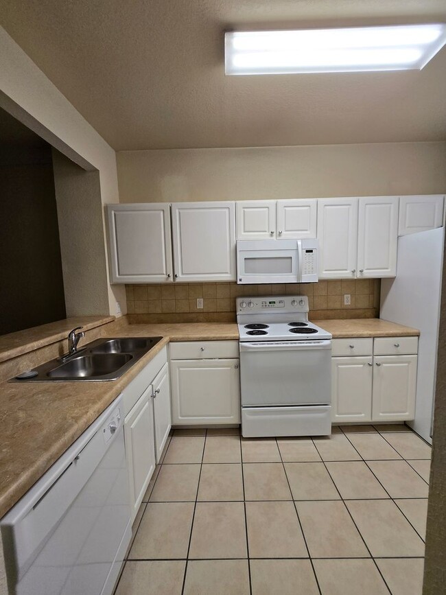 Building Photo - 2/2.5 Townhome in Magnolia Place