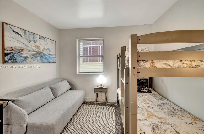 Building Photo - 834 Ocean Dr