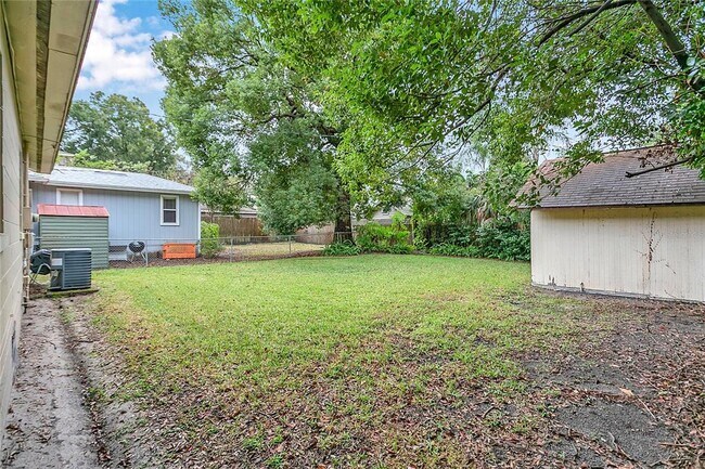 Building Photo - 1700 Ferris Ave