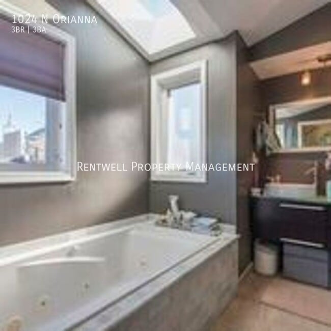 Building Photo - 1024 N Orianna-