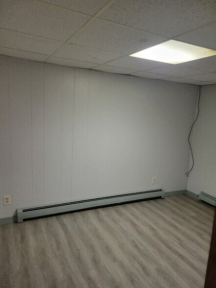 Building Photo - 502 Lowell St