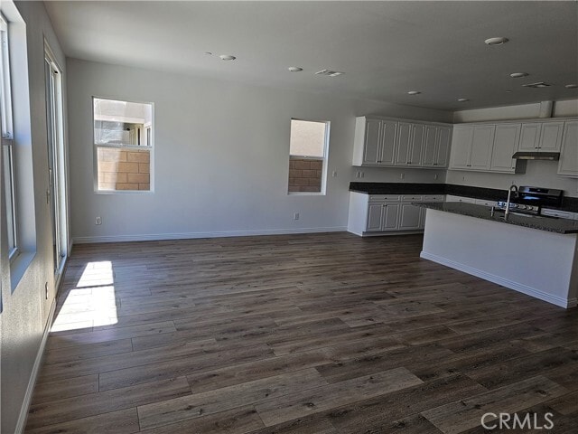 Building Photo - 4725 S Scott Way