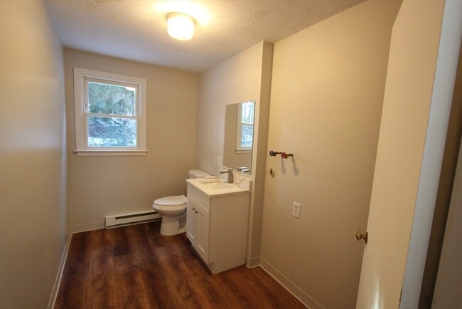 Building Photo - 70 Beach St