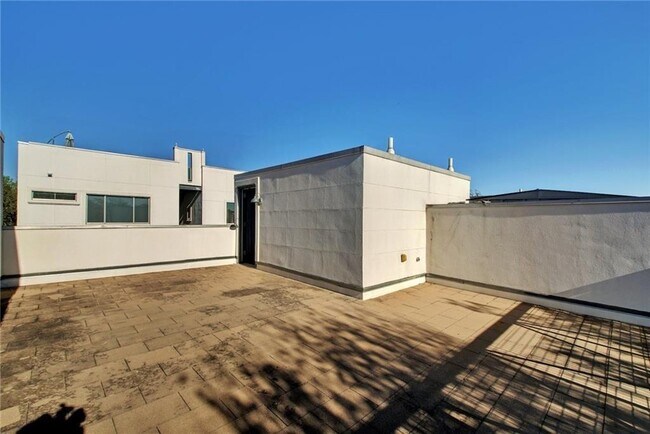 Building Photo - 4801 S Congress Ave