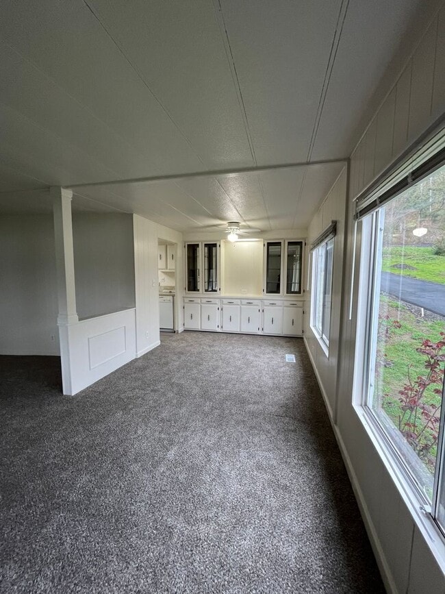 Building Photo - Columbia Riverfront Home with 1 Acre of Landscaped Yard
