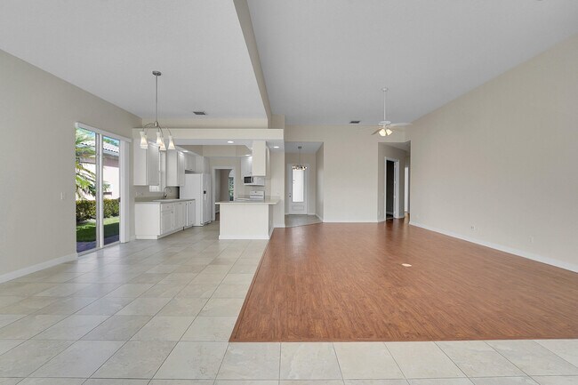 Building Photo - 11427 SW Rockingham Dr