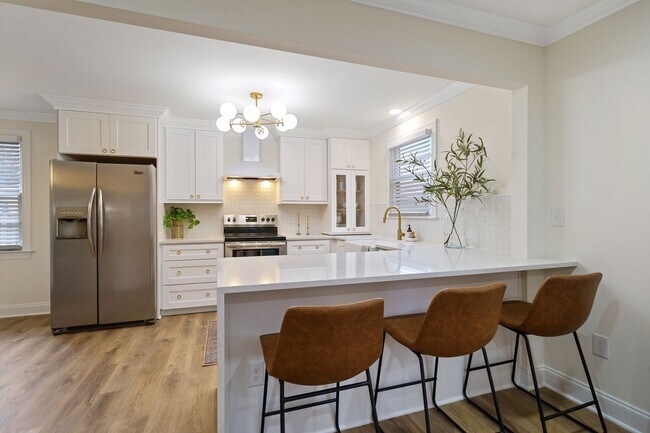 Building Photo - Downtown Greenville Market- Fully Renovate...