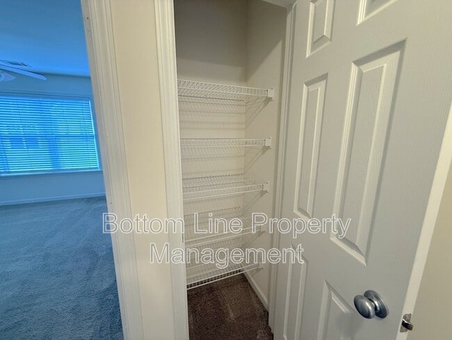 Building Photo - 675 Raya Ct