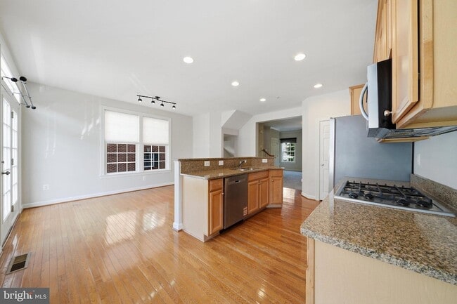 Building Photo - 8921 Amelung St