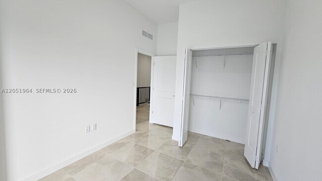 Building Photo - 1305 NW 4th Ave