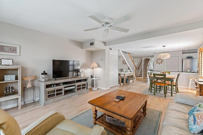 Building Photo - 353 S US HIGHWAY 1