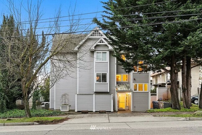 Building Photo - 2Bd/2Ba Seattle Condo