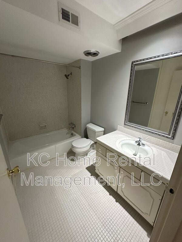 Building Photo - 5197 W 75th St