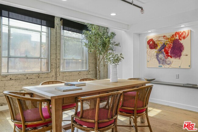 Building Photo - 1855 Industrial St