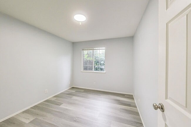 Building Photo - 1807 Sausal St