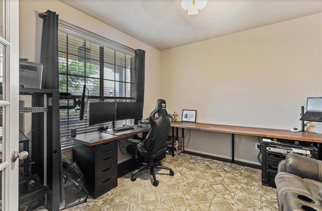 Building Photo - 5200 Birchwood Dr