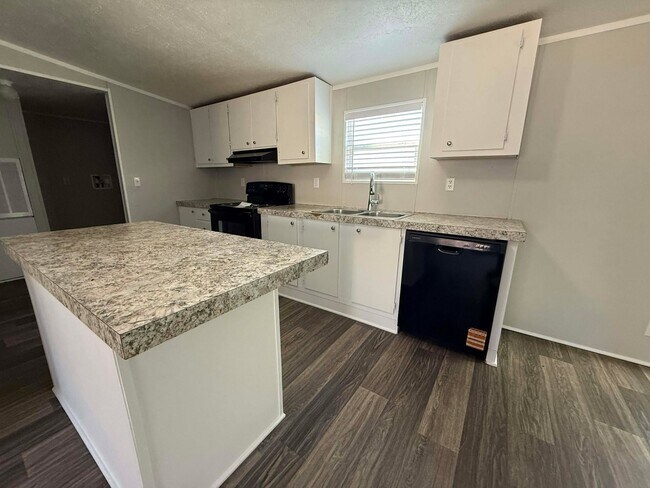 Building Photo - 120 Parma Ct