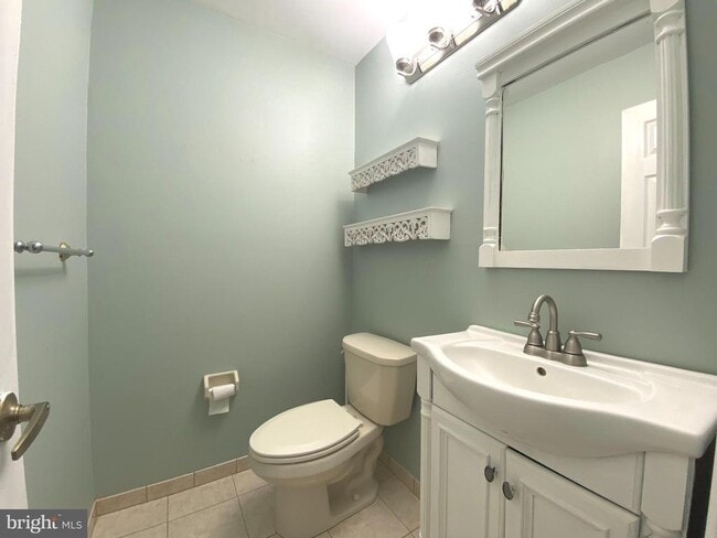 Building Photo - 323 Sequoia Dr