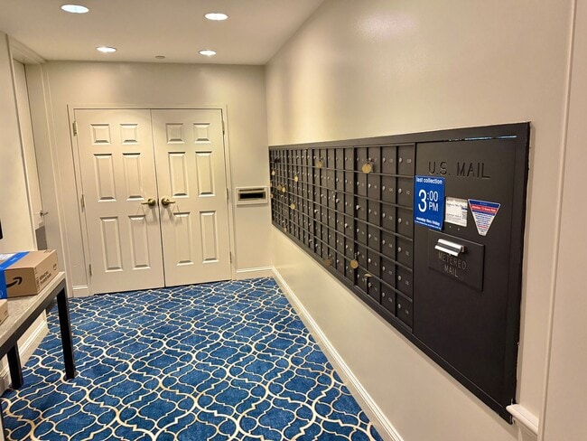 Building Photo - Penn Ave Prominent Neoclassical 1 Bed Condo, w/Balcony, Pool, Gym. - Furnished Option, Parking Op...